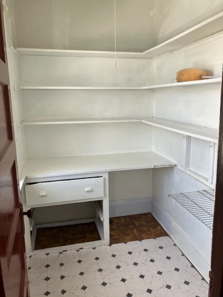 Building Photo - 109 Barker St