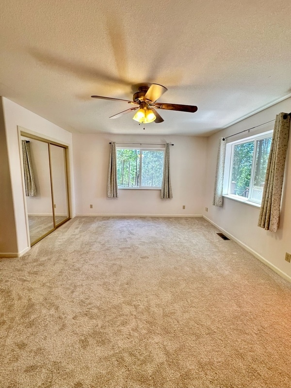 Building Photo - 122 Sterling Ct