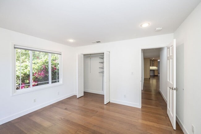 Building Photo - Beautifully Remodeled 4 Bed, 3 Bath Home w...