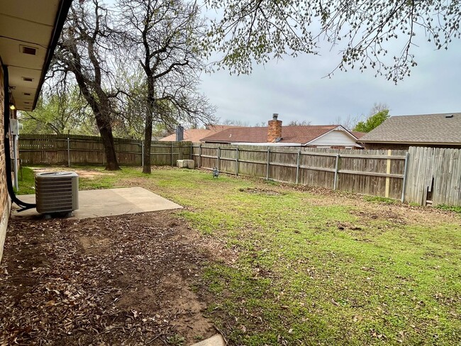 Building Photo - 3 Bed 1 Bath in Midwest City