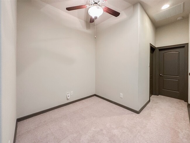 Building Photo - 95 Aventura Pl
