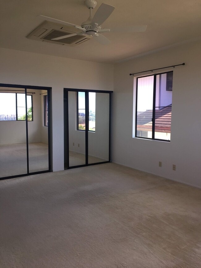 Building Photo - 98-673  KAAHELE STREET
