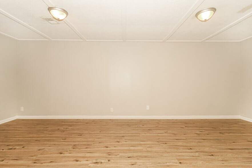 Building Photo - 5224 Brough Ln