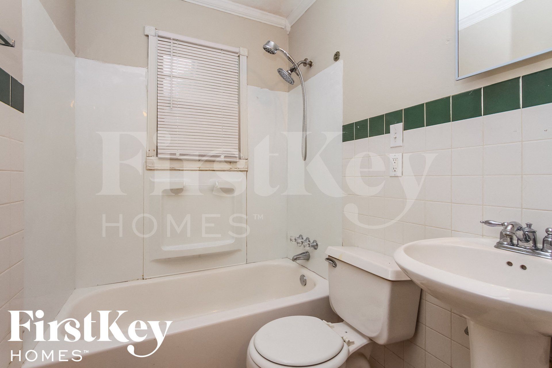 Building Photo - 1907 E Martin St