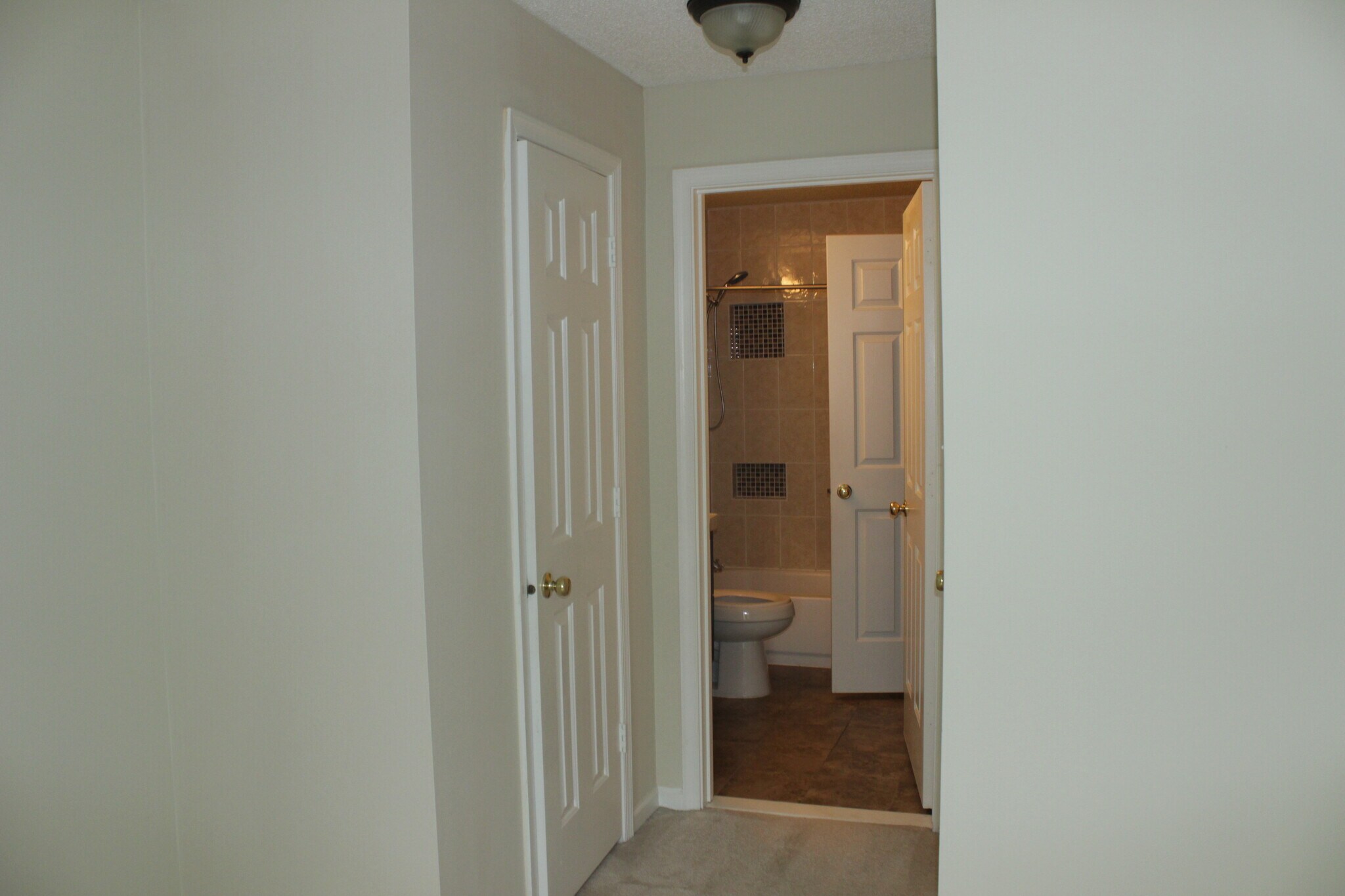 Building Photo - 12105 Greenwood Ct