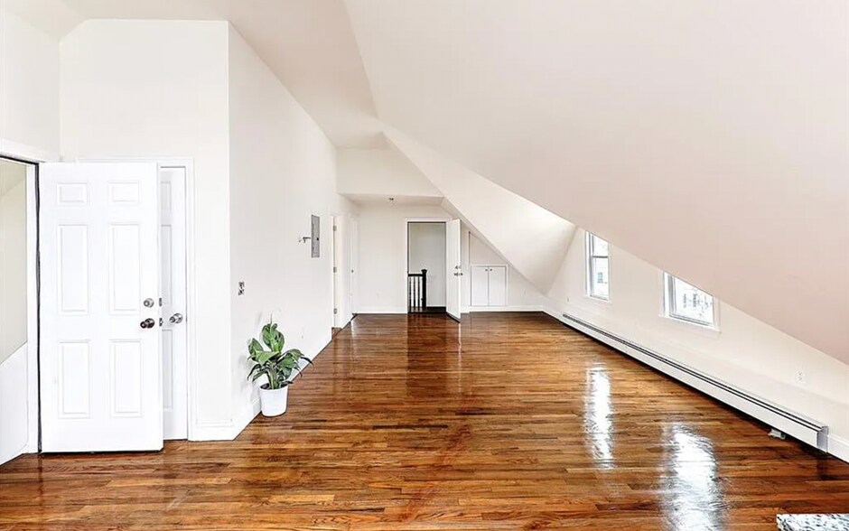 Building Photo - 139 Wentworth Ave