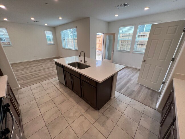 Building Photo - Beautiful 3 Bedroom Enclave at Folsom Ranch Home!
