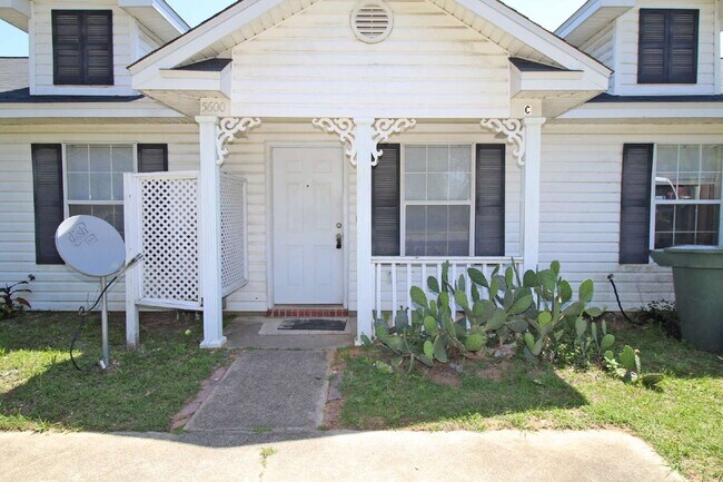 Primary Photo - 2BR/2BA End Unit in West Pensacola – Pet F...