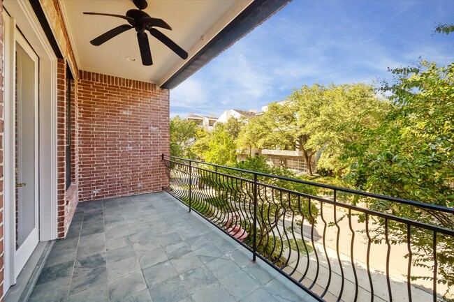 Building Photo - 1231 W Pierce St