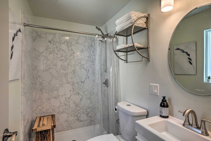 Building Photo - 2715 MacArthur Blvd