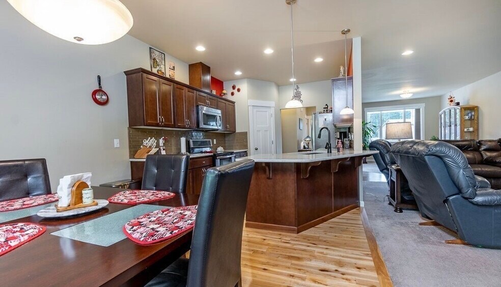 Building Photo - 26608 12th Dr NW