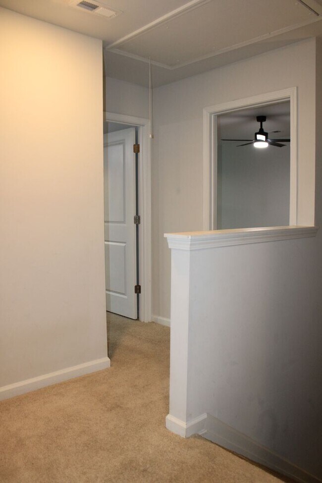 Building Photo - 3 Bedroom 2 .5 Bath Townhome Hephzibah!