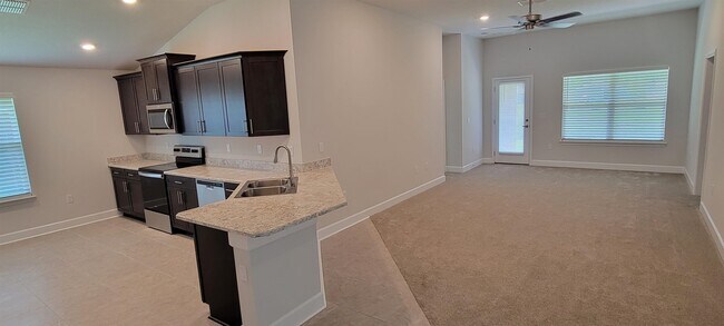 Building Photo - 20 Rivertown Rd