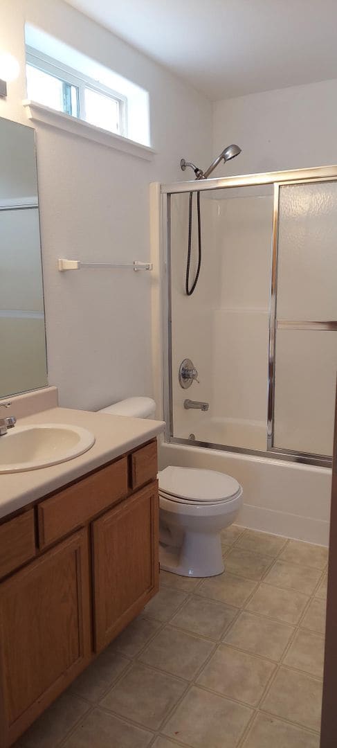 Building Photo - MOVE IN SPECIAL 1/2 OFF 1ST FULL MONTHS RENT- 3 bedroom, 2.5 bath Townhouse in Ashland!!