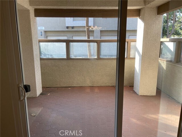 Building Photo - 6 Vía Contento