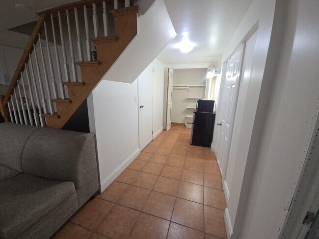 Building Photo - 1410 45th St