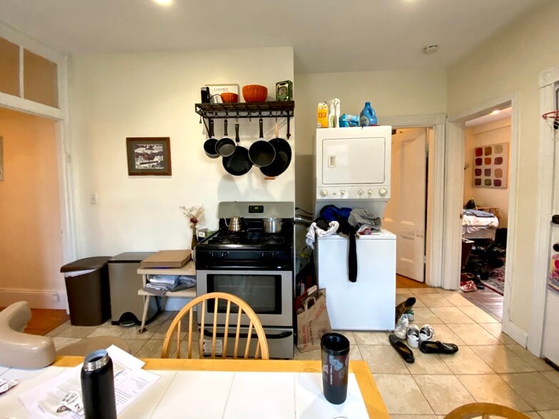 Building Photo - 8 Oswald St