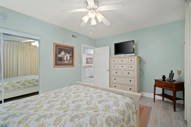 Building Photo - 14825C2 Front Beach Rd