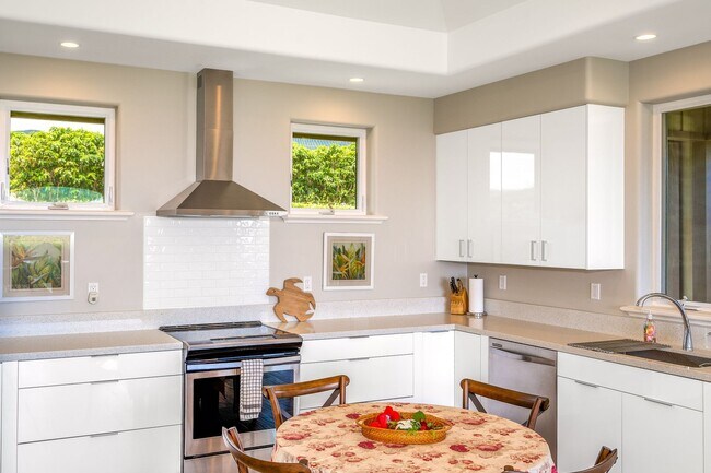 Building Photo - Stunning Single-Lever 2 Bed/ 2 Bath Home in Kaanapali Coffee Farms