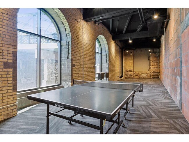 Building Photo - 401 N 2nd St