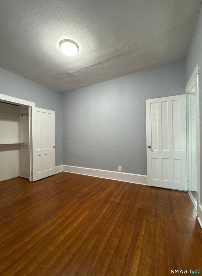 Building Photo - 44 Sinawoy Rd