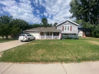 Building Photo - 1519 Yount St
