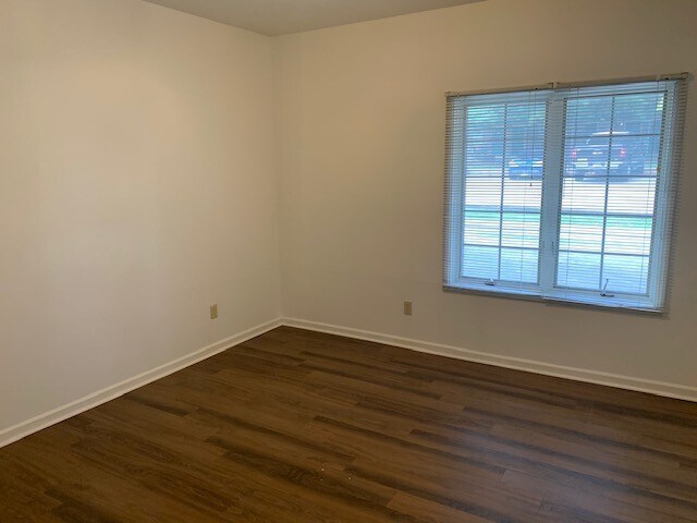 Building Photo - 2106 Fairfax Ave