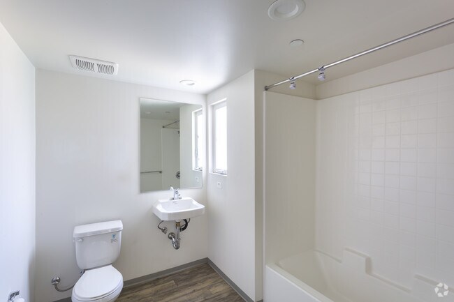 Corridor - CHASE APARTMENTS