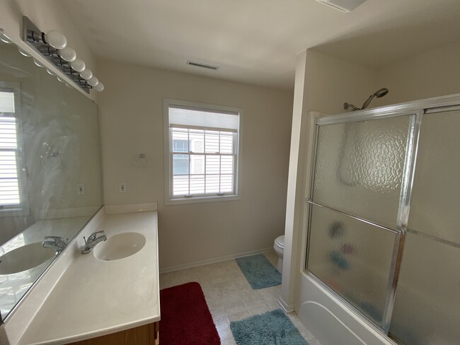 Building Photo - 2721 Hampton St