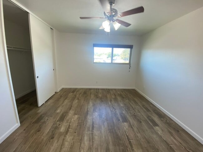 Building Photo - Pets Welcome!