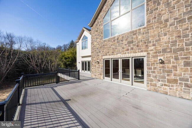 Building Photo - 115 Bullock Rd