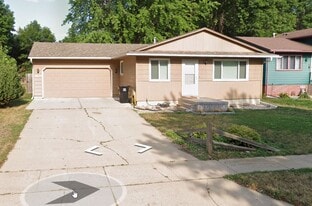 Building Photo - 1804 S Cambridge Ave
