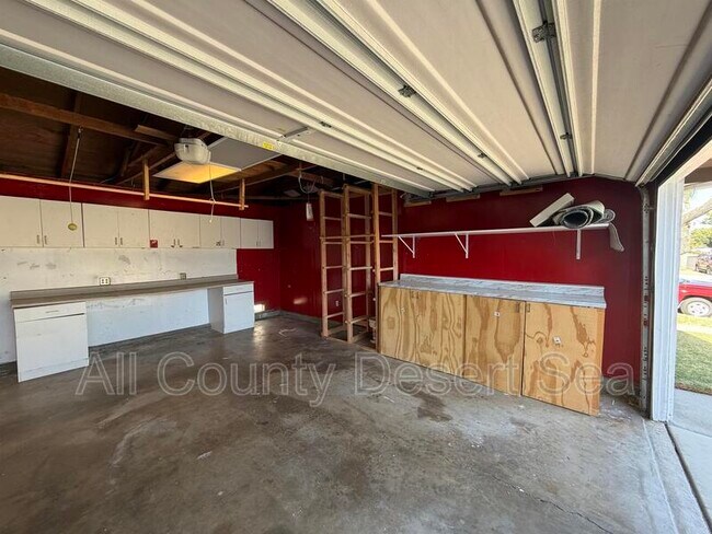 Building Photo - 18527 San Antonio St
