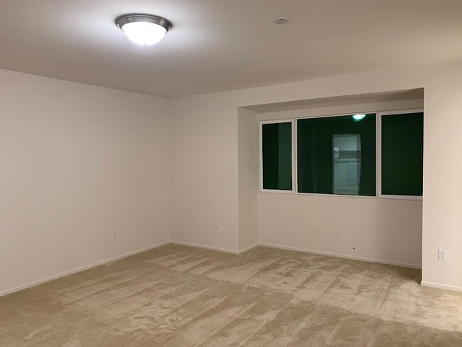 Building Photo - 4400 Lilac Cir