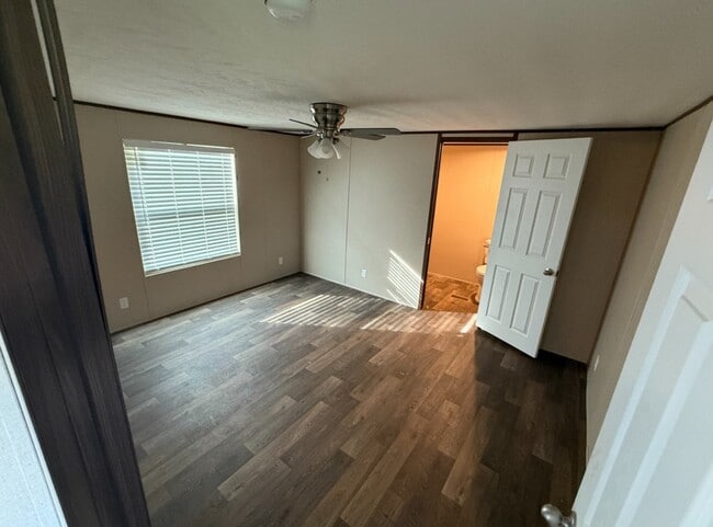 Building Photo - 202 Austin St