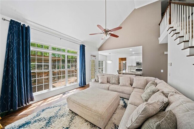 Building Photo - 3338 Hackmatack Dr NW