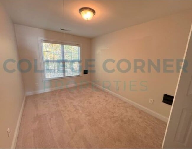 Building Photo - 4964 Wyngate Village Dr