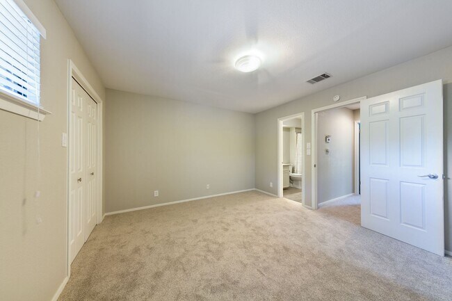 Building Photo - 4404 Travis Country Cir