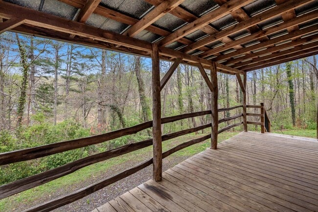 Building Photo - Sovereign Oaks Cabin