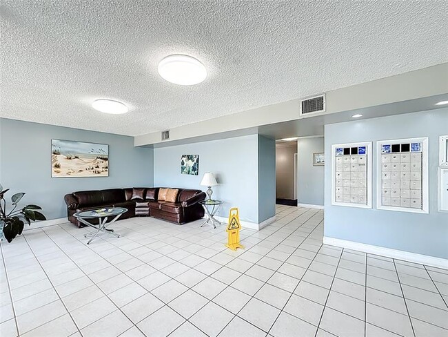 Building Photo - 2741 Taft St