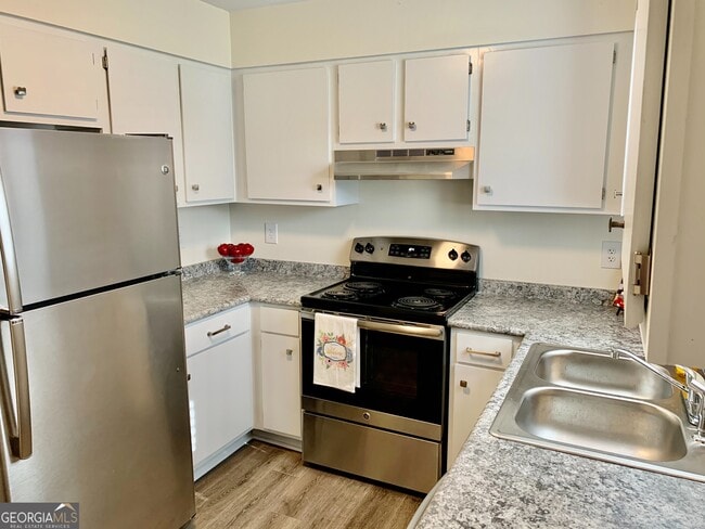 Building Photo - 322 Powder Springs St