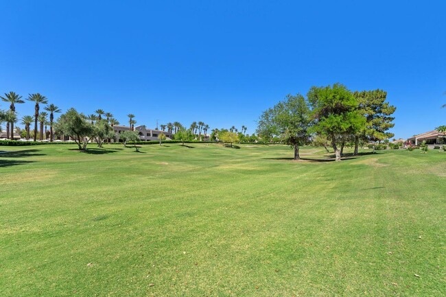 Building Photo - 48 Pebble Beach Dr