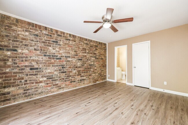 Building Photo - 8941 Gaylord Dr