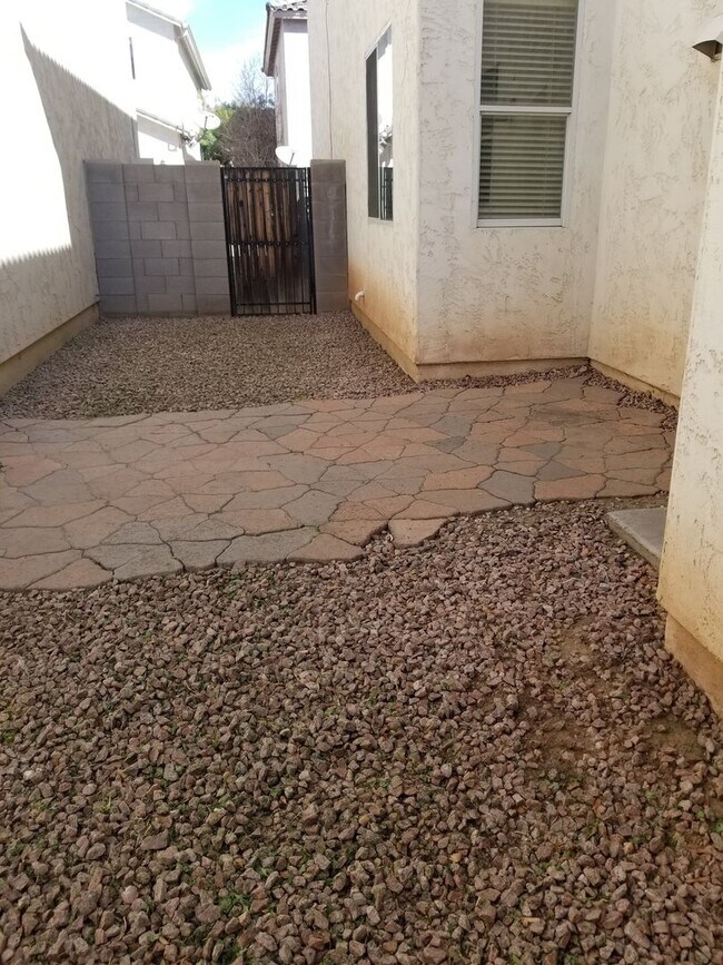 Building Photo - Spacious 3BD Home Near Downtown Phoenix & Major Freeways