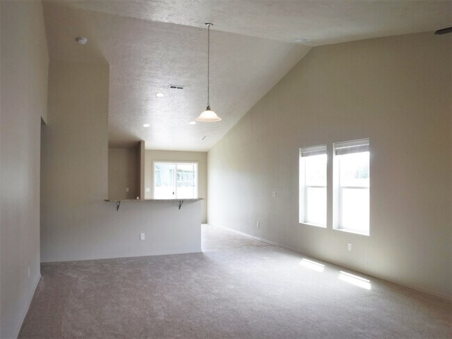 Building Photo - Beautiful new 3 bed 2 bath home in a quiet Star neighborhood.