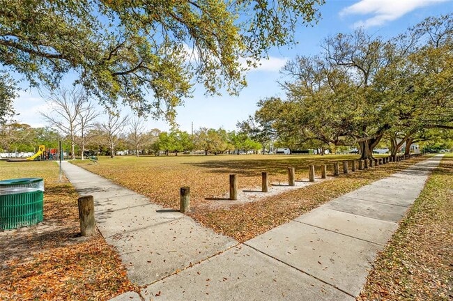 Building Photo - 1012 W Adalee St