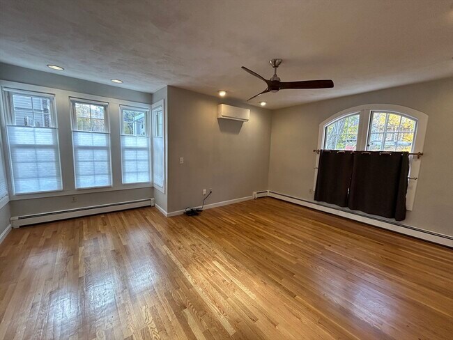 Primary Photo - 120 Highland St