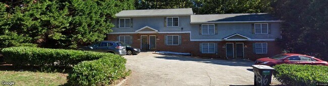 Building Photo - 3020 Spruce Cir