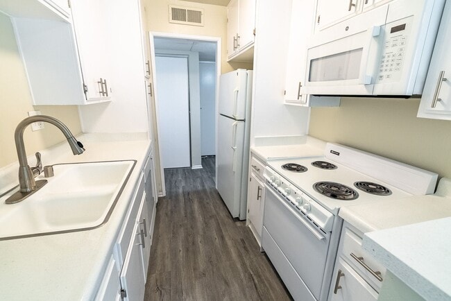 Interior Photo - 245 South Serrano Ave