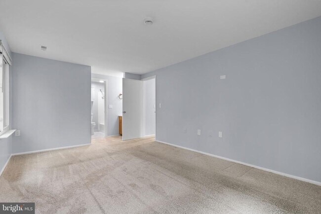 Building Photo - 18050 Chalet Dr